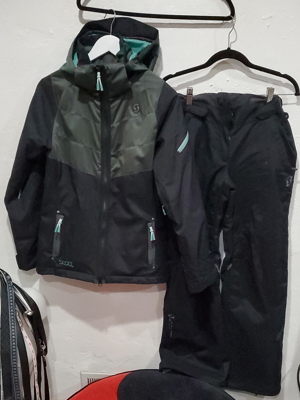 Scott Black & Grey Insulated Ski Jacket and Pants Set Size XS